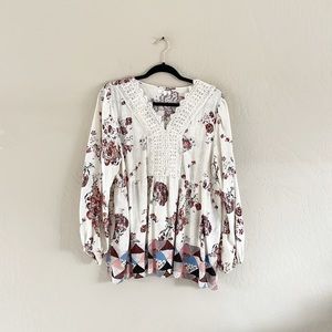 Maurice’s Floral Lace Detailed‎ Top